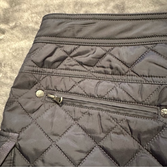 Black quilted athleta snow stomper skirt 4 tall Great for winter with leggings! - Picture 7 of 9